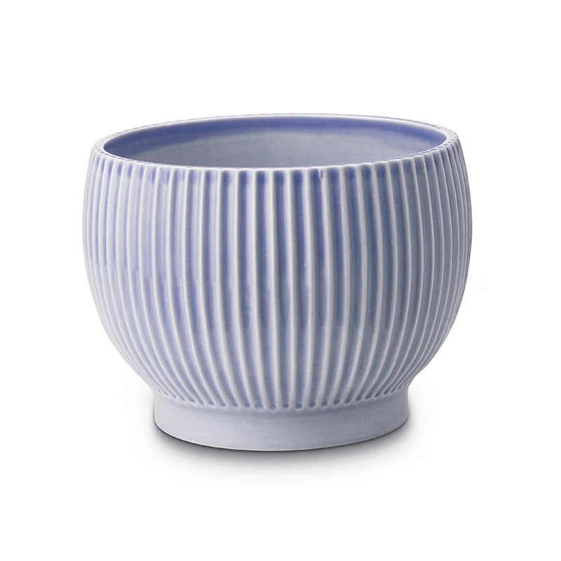 Knabstrup Keramik Urtepotteskjuler Med Riller Medium Lavendelblå 3 Knabstrup Keramik Urtepotteskjuler Med Riller Medium Lavendelblå